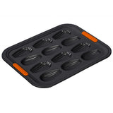 Moule acier à madeleines Le Creuset