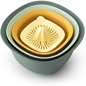 Set de bols et presse-agrumes.